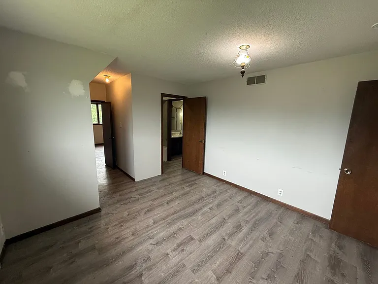 4284 Jefferson St — Photo 41
