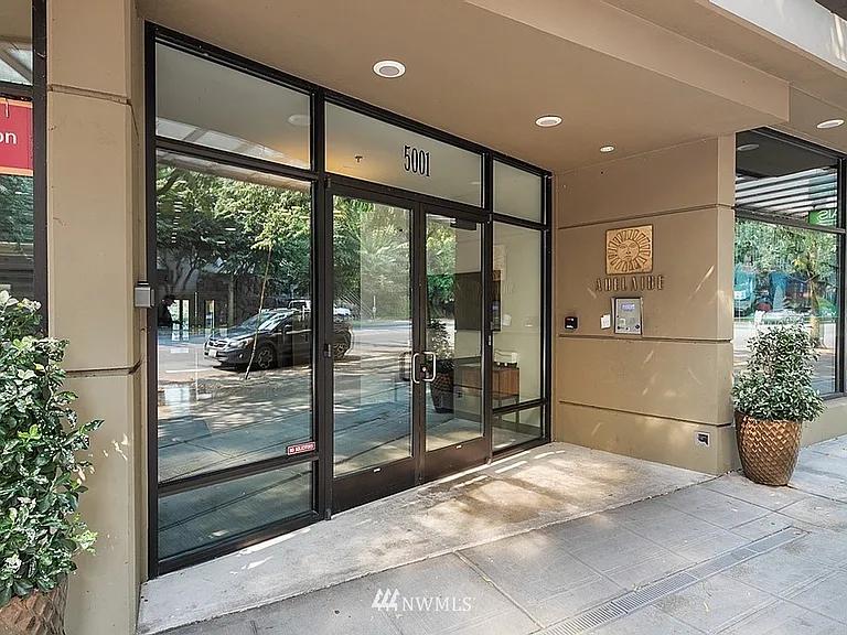 5001 California Ave SW #513 — Photo 13