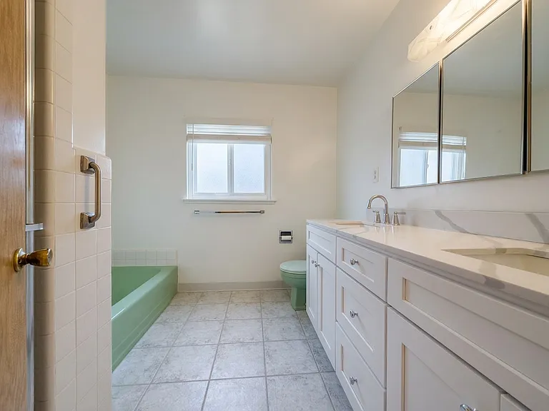 962 N Calmgrove Ave — Photo 27
