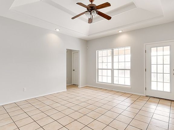 5th image of 922 Hidden Forest Dr