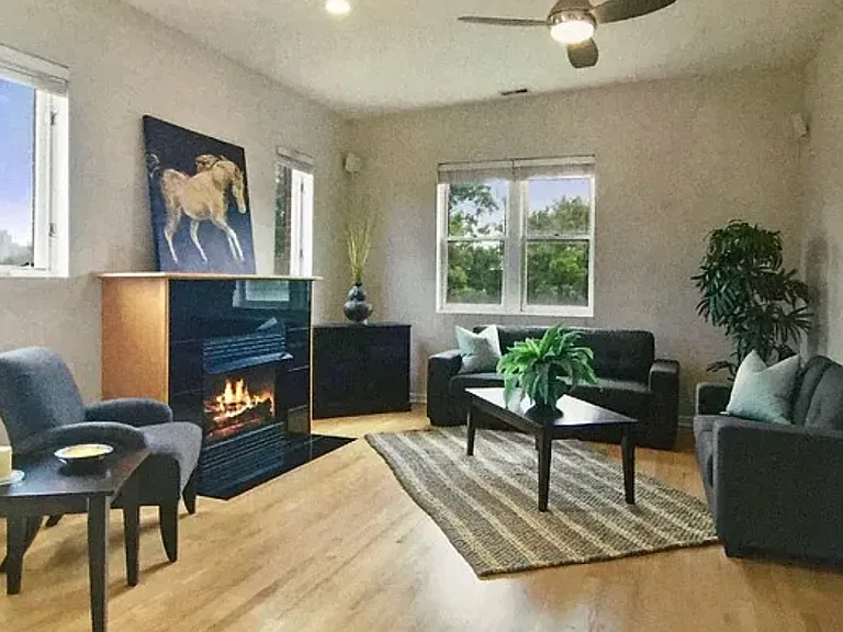 924 W Cornelia Ave #4E — Photo 4