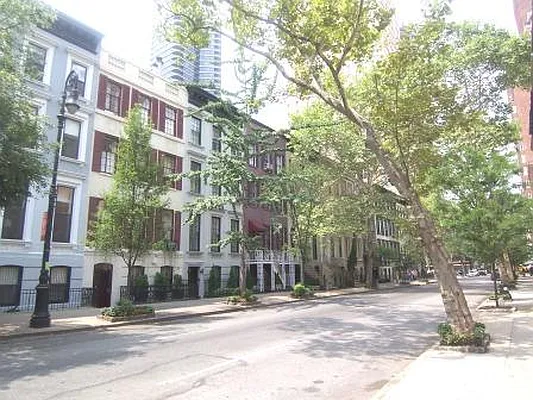 Rented by Stonehenge NYC LLC | media 15