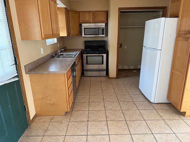 125 S Saint Louis Ave #125 — Photo 6