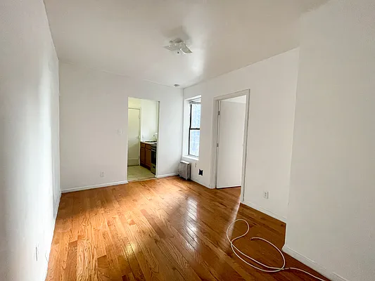 Rented by Roselyn  Fortuna LLC | media 13