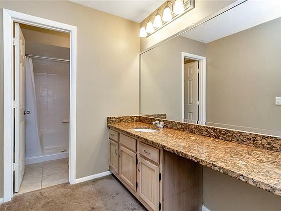 4th image of 474 S Pin Oak 202 Pl