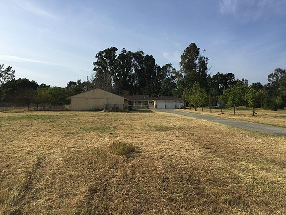 2nd image of 1989 Jeanie Ln