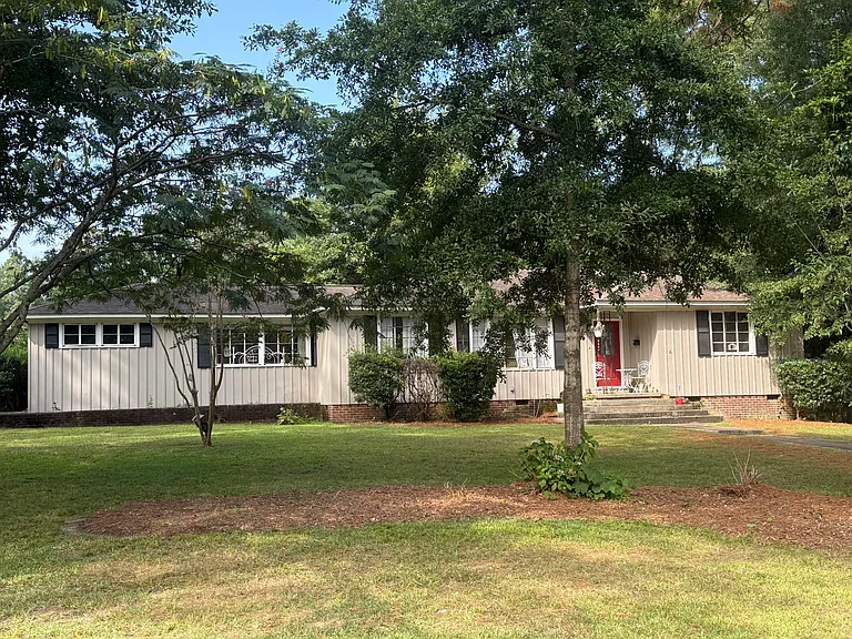 2000 Evergreen Ln — Photo 3