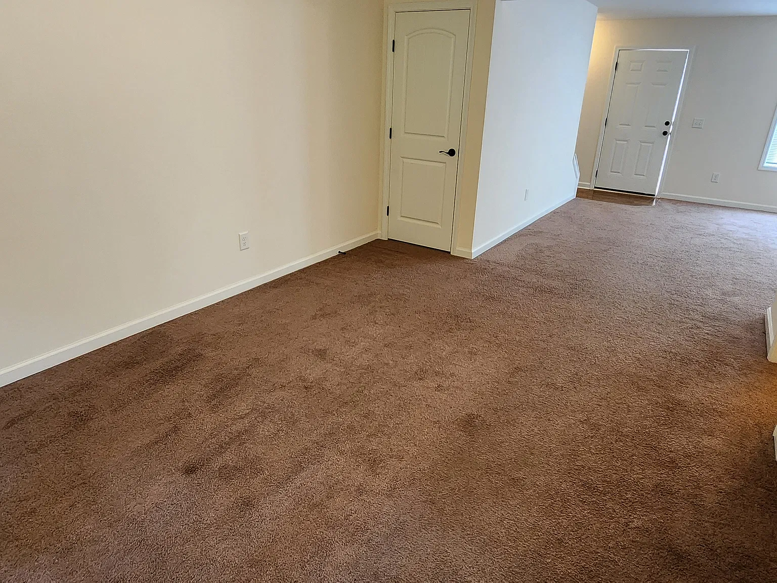 3 bed, 2.5 bath, 1400 sqft, $1,795 — Photo 4