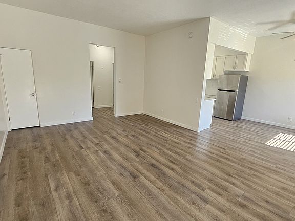 3rd image of 1860 N Mariposa Ave #2