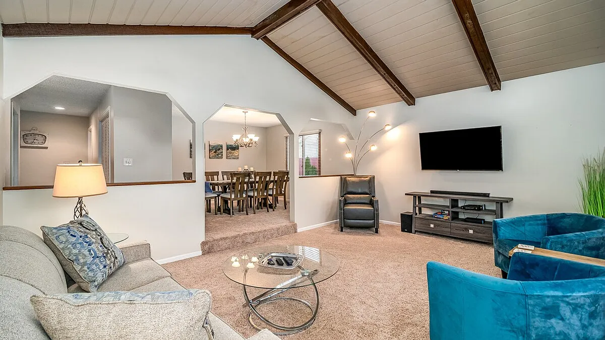 Living Room - 908 Arthur Dr #ID1285092P