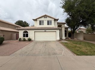 902 S Surfside Dr, Gilbert, AZ 85233