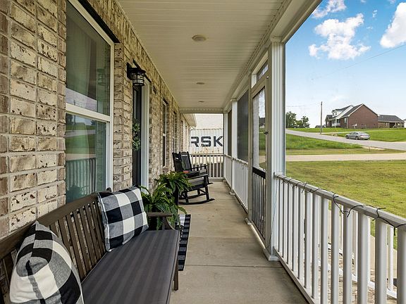 5th image of 380 Mockingbird Ln