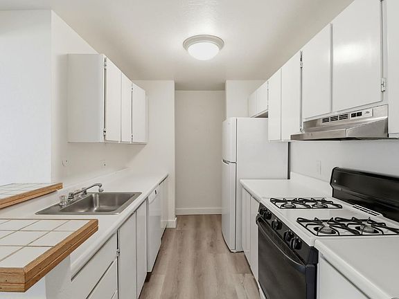 5th image of 318 Larkspur Plaza Drive
