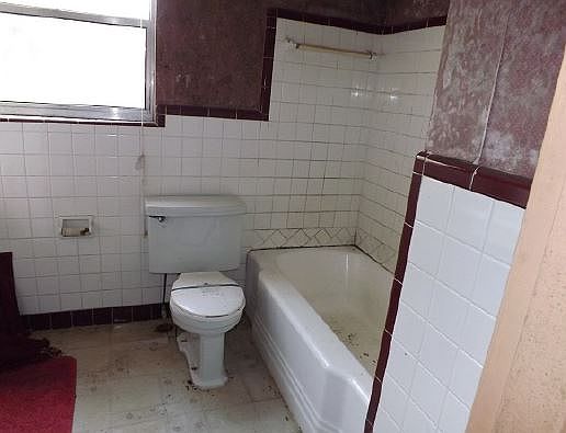 5th image of 4416 Deauville Way