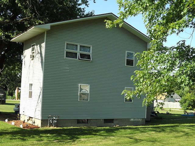 2nd image of 924 Grant Ave