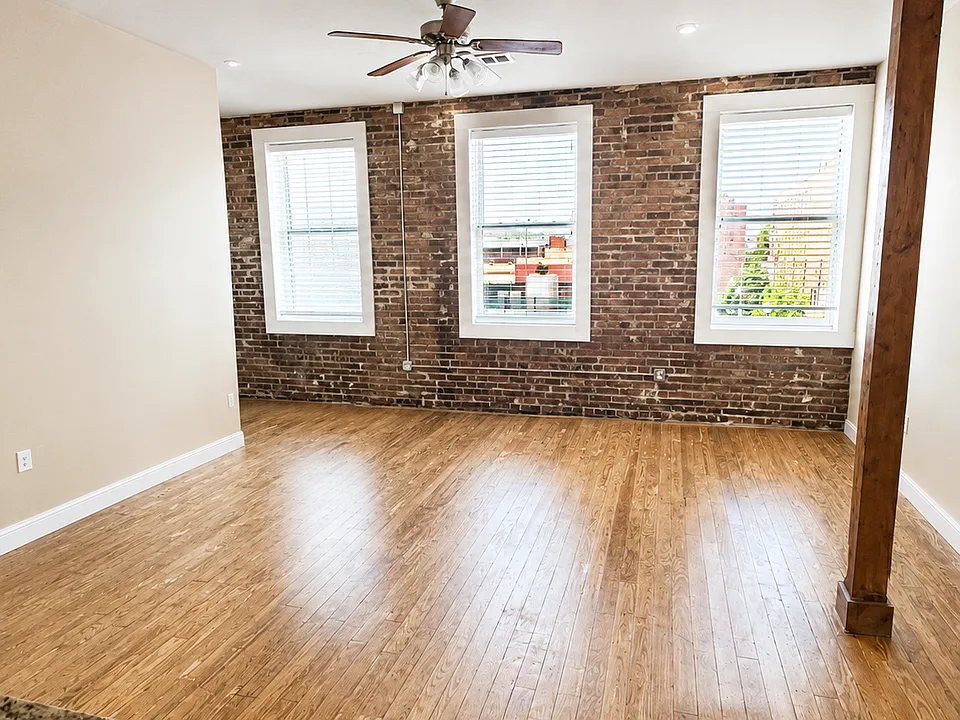 700 Franklin Ave #15