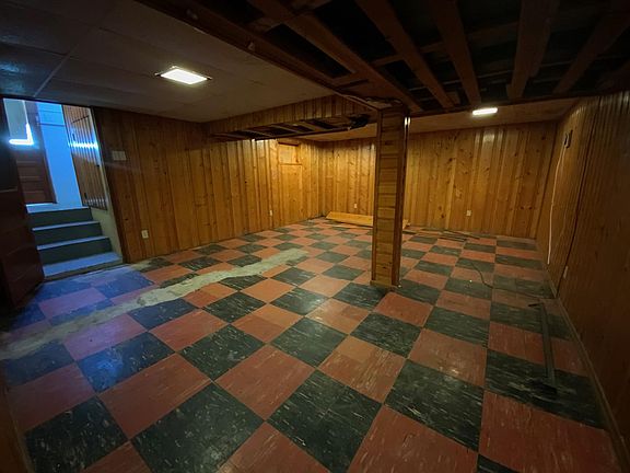 5th image of 576 Glorose Dr