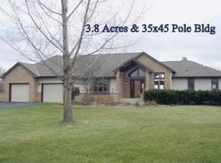 39871 Valley Rd, Summit, WI 53066