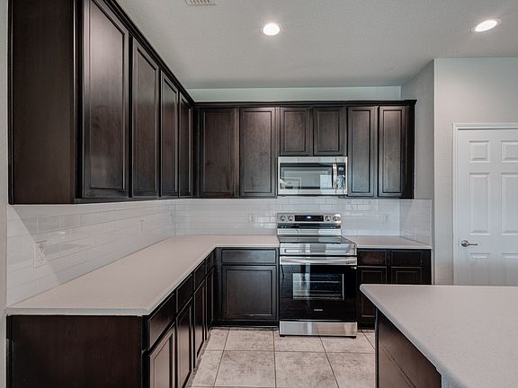 4th image of 5529 Las Lomas Ln