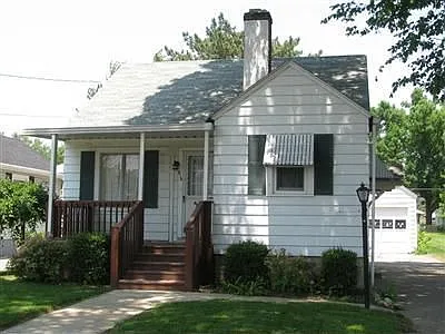 615 Bellaire Ave photo 1