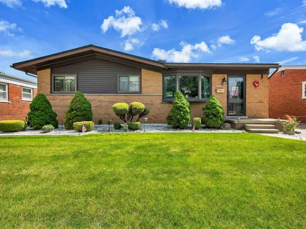 21512 Willow Wisp St, Saint Clair Shores, MI 48082