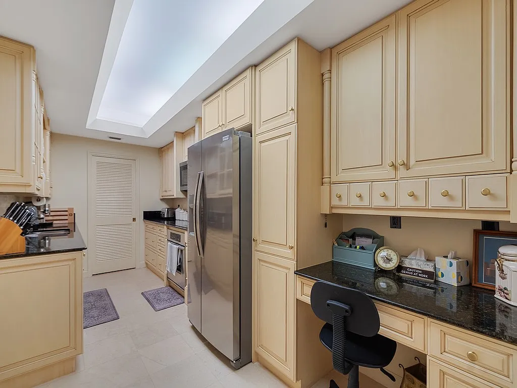 2 bed, 2620 sqft, $7,000 — Photo 4