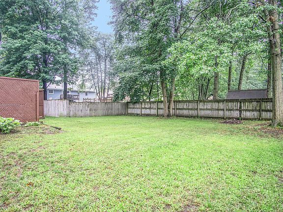 4th image of 2427 Jameswood Ct