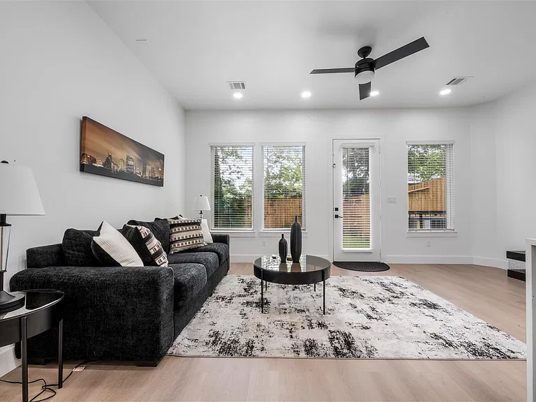 6815 Paris St — Photo 24