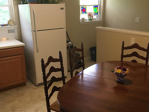4th image of 1026 Diversey Dr