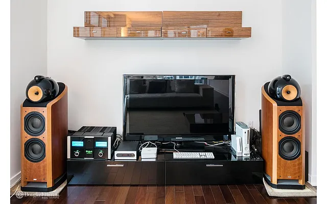 Rented by Douglas Elliman | media 3