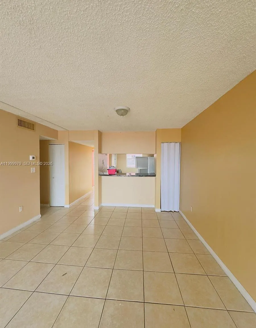 Point South Condo — Photo 1