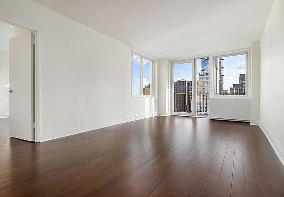 3rd image of 212 E 47th St Penthouse G