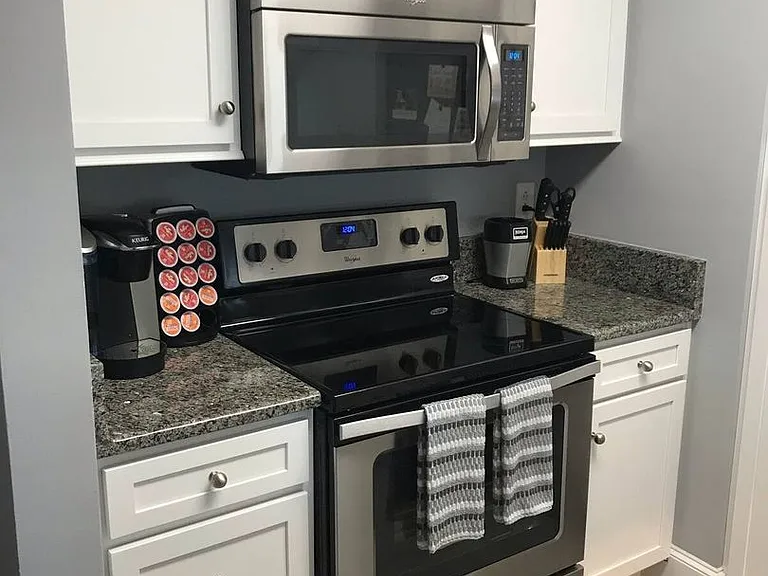 306 S Cedar St #6 — Photo 6