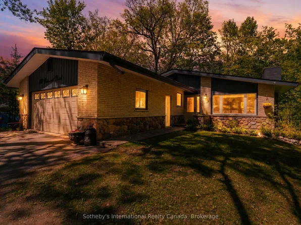 180 Clairmont Rd, Gravenhurst, ON P1P 1H9