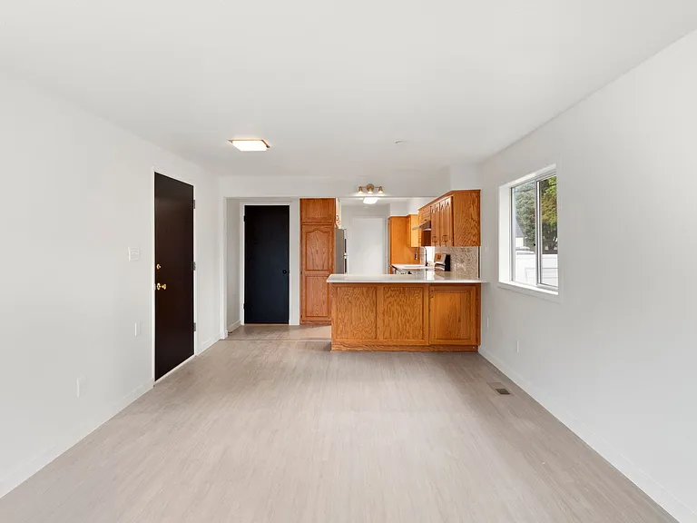 2521 W Sanson Ave — Photo 17