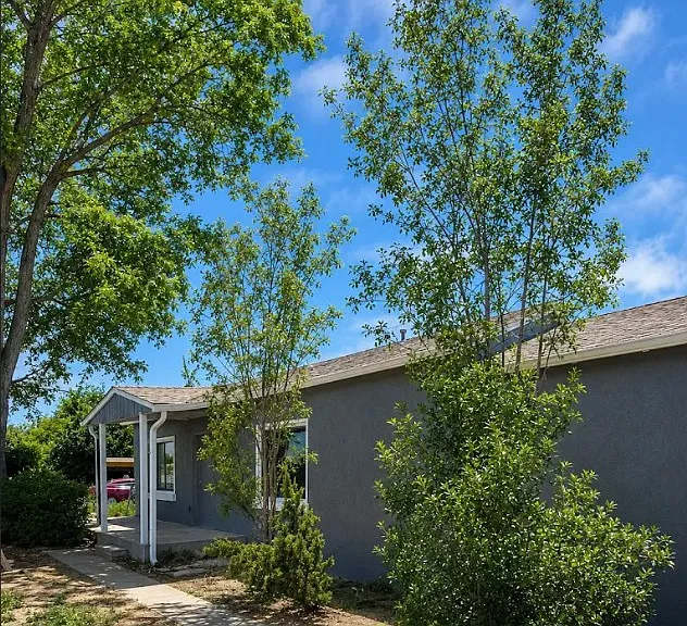 1215 San Pedro St — Photo 1