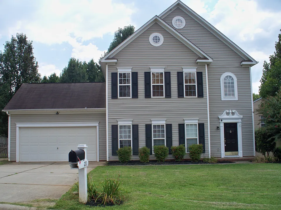 211 Laurel Meadows Pkwy