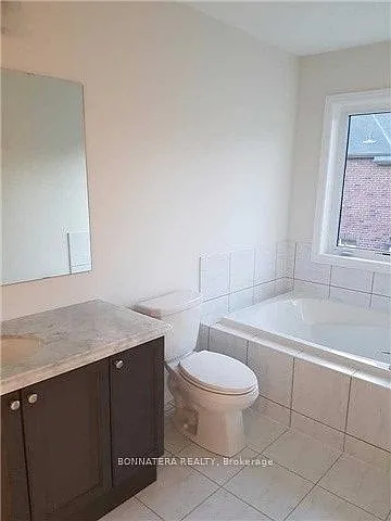 121 Huguenot Rd — Photo 11