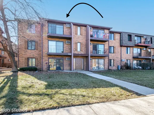 720 N Briar Hill Ln Unit 5, Addison, IL 60101