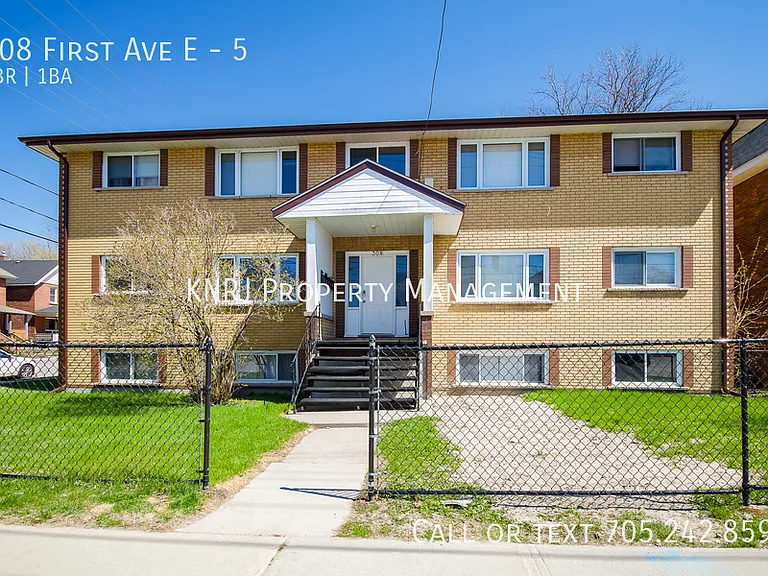308 1st Ave E #5 — Photo 1