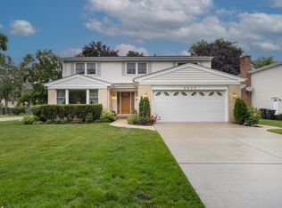 3066 Knollwood Ln, Glenview, IL 60025