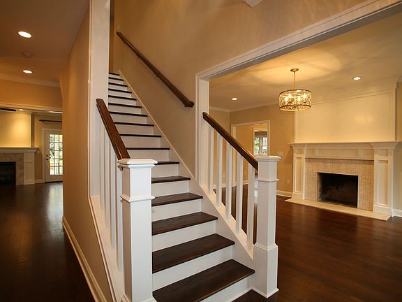 2nd image of 5501 N Lake Dr