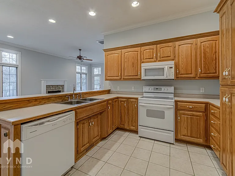 3253 Kickapoo Ave — Photo 9