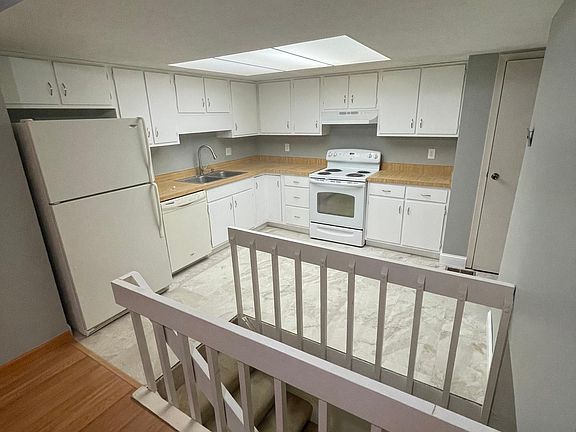 2nd image of 254 Highmeadow Dr
