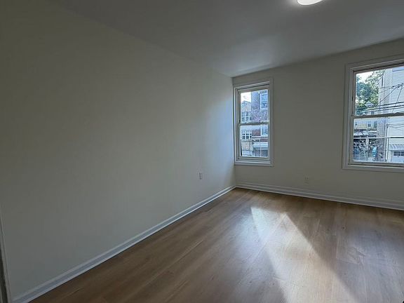 3rd image of 65 Stone St Floor 2