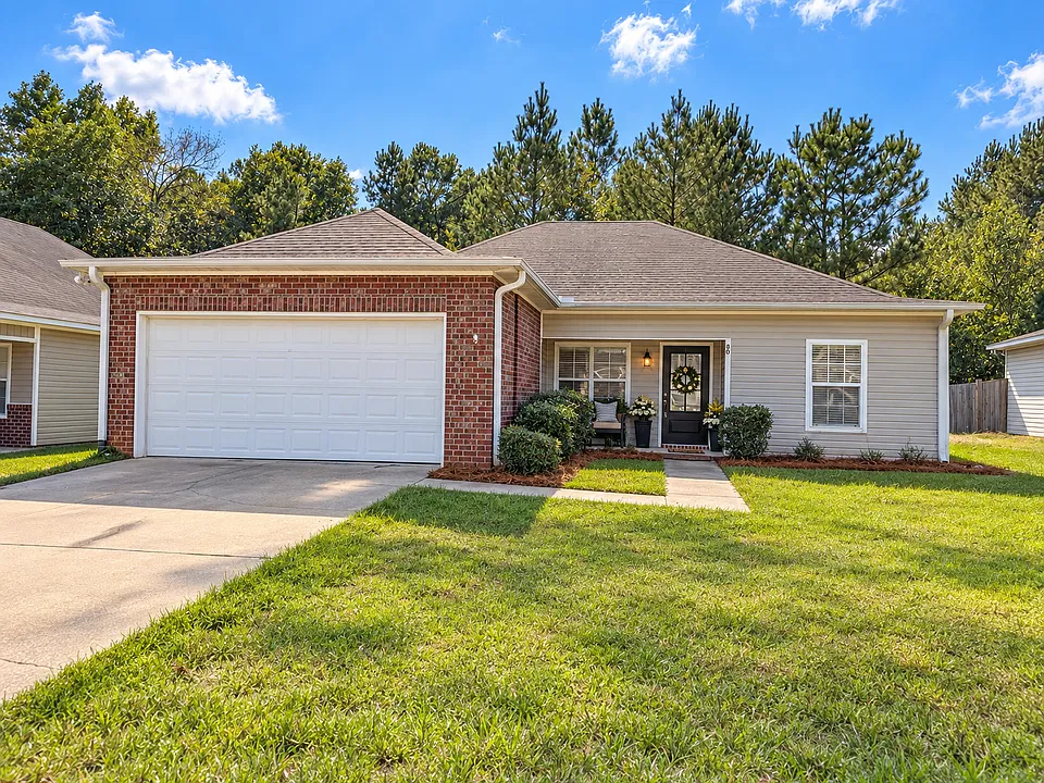 30 Clear Springs Ct