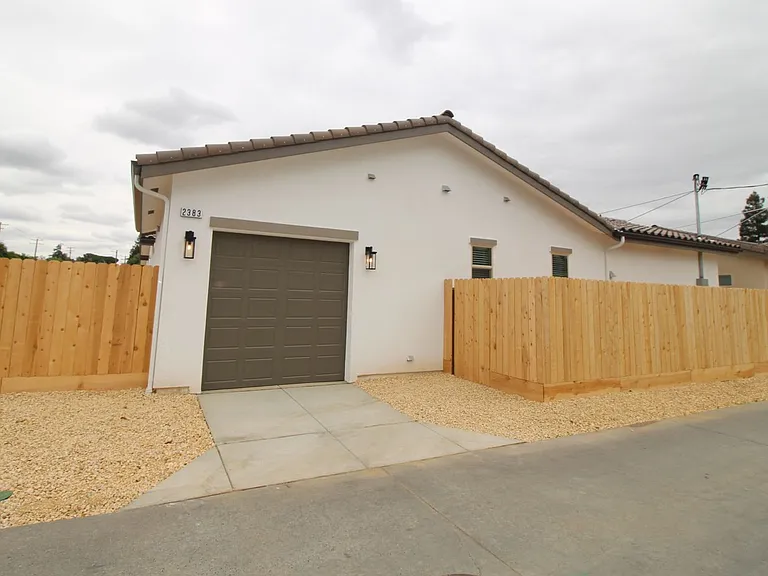 2383 N Arthur Ave — Photo 10