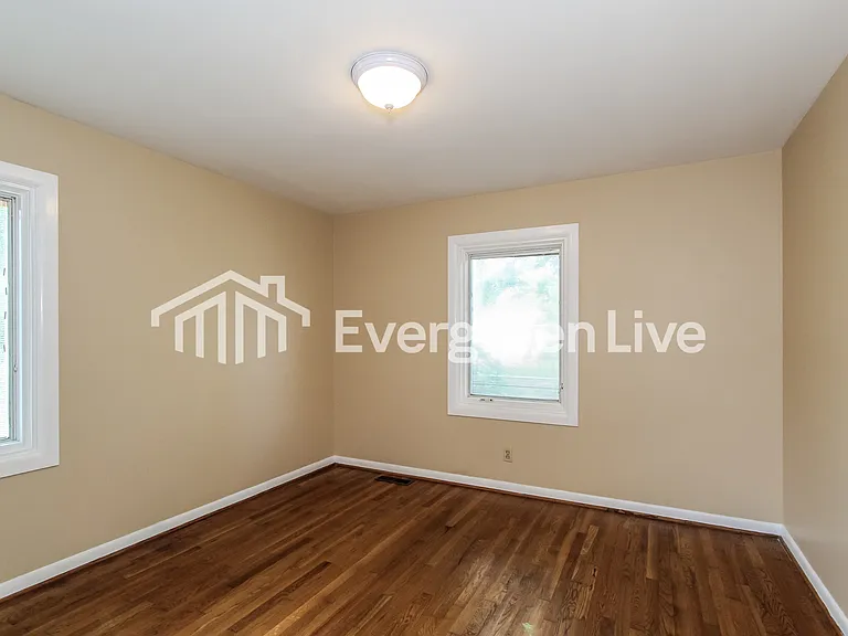 1413 Dogwood Ln — Photo 11