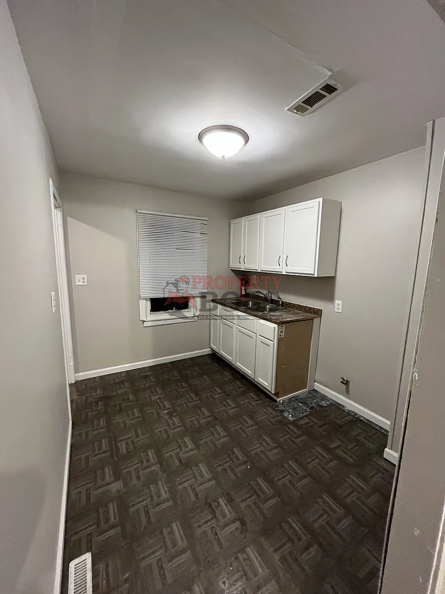 Building Photo - 2227 Georgia St