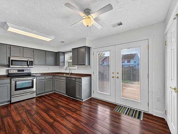 3rd image of 6010 Sirenia Pl
